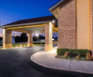 Photo 5 - Super 8 by Wyndham Paragould