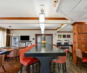 Photo 4 - Hampton Inn Memphis Poplar