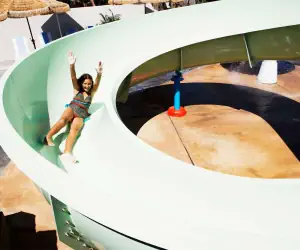 Photo 2 - Howard Johnson by Wyndham Anaheim Hotel & Water Playground