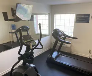 Photo 5 - Days Inn by Wyndham Shawnee