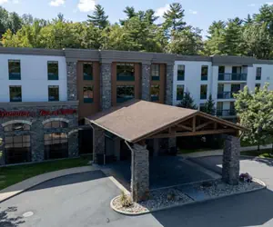 Photo 5 - Hampton Inn & Suites Lake George