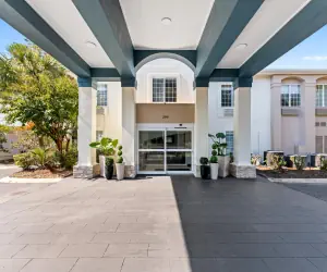 Photo 3 - Holiday Inn Express Saint Simons Island, an IHG Hotel