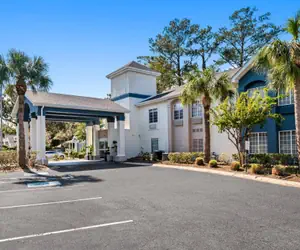 Photo 2 - Holiday Inn Express Saint Simons Island, an IHG Hotel