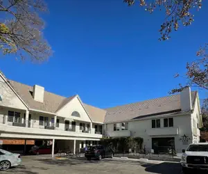 Photo 2 - Aggie Inn, Ascend Hotel Collection