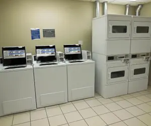 Photo 3 - Baymont by Wyndham Des Moines Airport