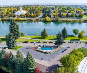 Photo 5 - Best Western Driftwood Inn