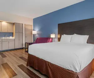 Photo 2 - Best Western Louisville Airport Expo