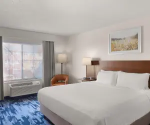 Photo 5 - Fairfield Inn & Suites Naperville/Aurora