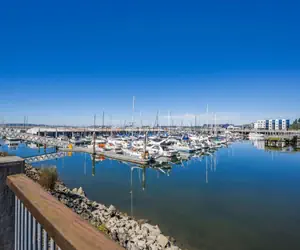 Photo 2 - Inn at Port Gardner-Everett Waterfront, Ascend Hotel Collection