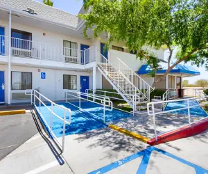 Photo 4 - Motel 6-Mesa, AZ - South