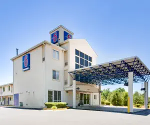 Photo 4 - Motel 6-Statesville, NC