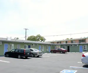 Photo 5 - Town House Motel