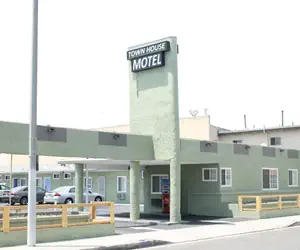 Photo 2 - Town House Motel