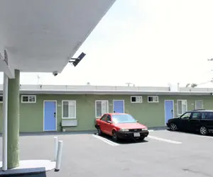 Photo 4 - Town House Motel