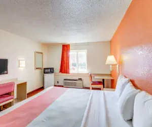 Photo 3 - Motel 6-Wichita, KS