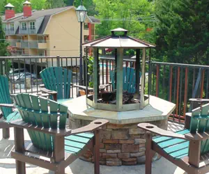 Photo 2 - Baymont by Wyndham Gatlinburg On The River