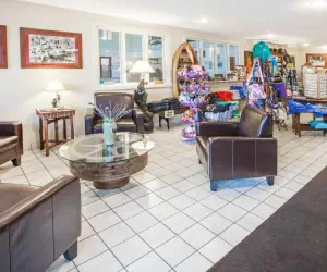 Photo 4 - Super 8 by Wyndham West Branch