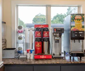 Photo 2 - Knights Inn Statesboro