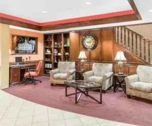 Photo 3 - Ramada by Wyndham Vandalia