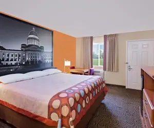 Photo 3 - Super 8 by Wyndham Siloam Springs