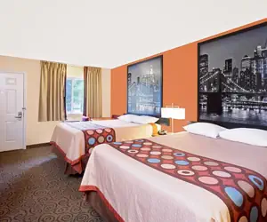 Photo 4 - Super 8 by Wyndham Siloam Springs