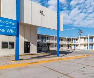 Photo 2 - Motel 6-Blythe, CA - South