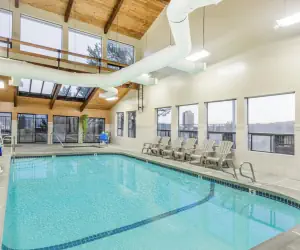 Photo 3 - Super 8 by Wyndham Grants Pass