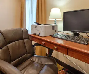 Photo 5 - Best Western Plaza Hotel Saugatuck