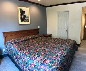 Photo 5 - Starlight Inn Canoga Park