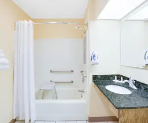 Photo 5 - Baymont by Wyndham Ozark