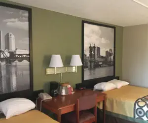 Photo 2 - Super 8 by Wyndham Youngstown/Austintown