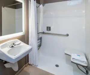 Photo 3 - Holiday Inn Express & Suites Santa Clara, an IHG Hotel