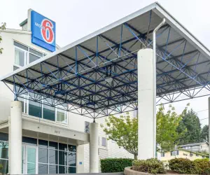 Photo 2 - Motel 6-Lincoln City, OR