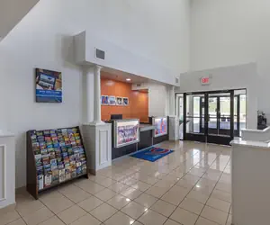 Photo 2 - Motel 6-Bedford, TX - Fort Worth