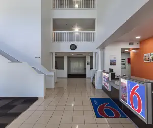 Photo 3 - Motel 6-Bedford, TX - Fort Worth