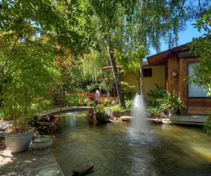 Photo 4 - Dinah's Garden Hotel