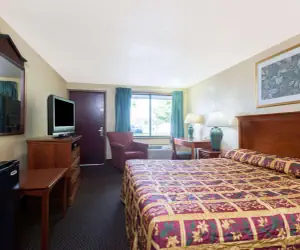 Photo 4 - Americas Best Value Inn Martinsburg