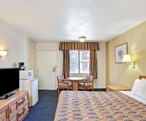 Photo 5 - Travelodge by Wyndham Banning Casino and Outlet Mall