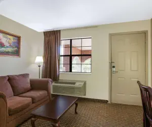 Photo 4 - Super 8 by Wyndham Cabot