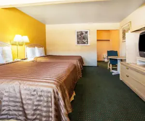 Photo 3 - Travelodge by Wyndham Turlock