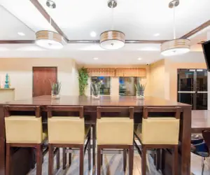 Photo 2 - Super 8 by Wyndham Dilley TX