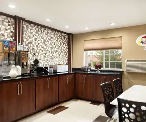 Photo 5 - Super 8 by Wyndham Joplin