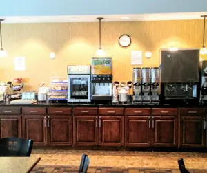 Photo 5 - Astoria Hotel & Suites - Glendive
