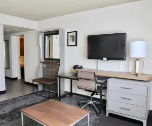 Photo 5 - Holiday Inn Salem, an IHG Hotel