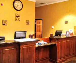 Photo 2 - Astoria Hotel & Suites - Glendive