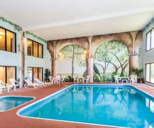 Photo 2 - Baymont by Wyndham New Buffalo