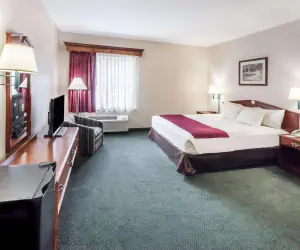 Photo 4 - Baymont by Wyndham New Buffalo