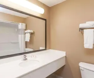 Photo 3 - Baymont by Wyndham New Buffalo