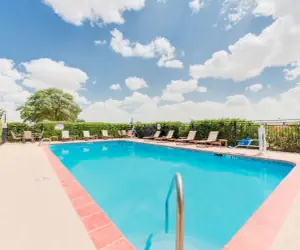 Photo 5 - Baymont by Wyndham Midland Airport