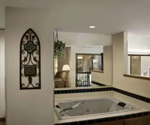 Photo 2 - Baymont by Wyndham Whitewater